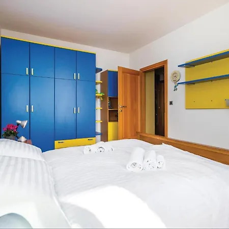 Gorgeous In With Kitchen