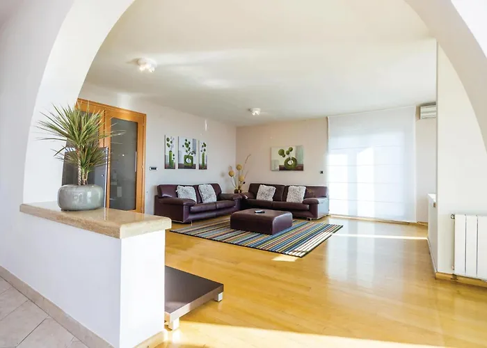 Gorgeous In With Kitchen