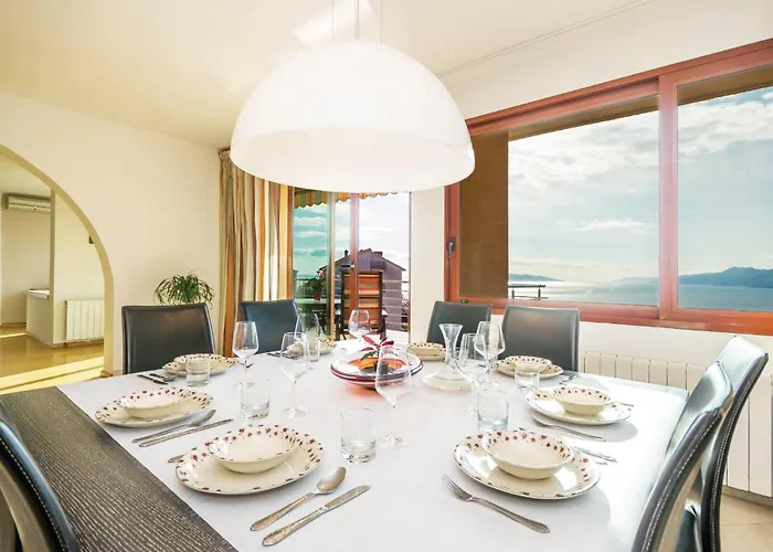 Casa de Férias Gorgeous In With Kitchen Rijeka