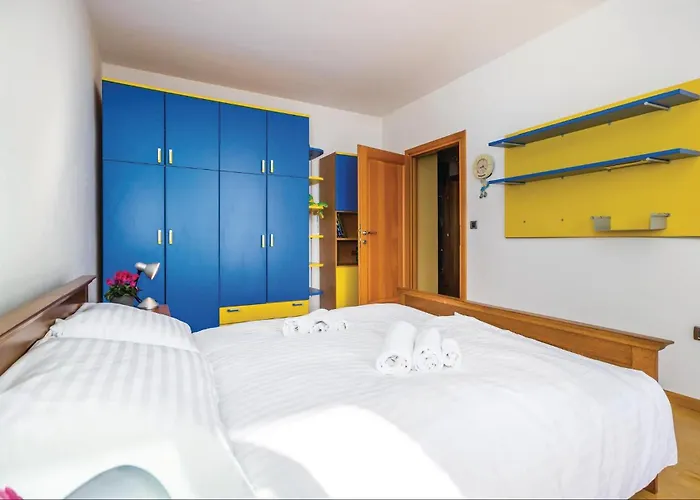 Gorgeous In With Kitchen