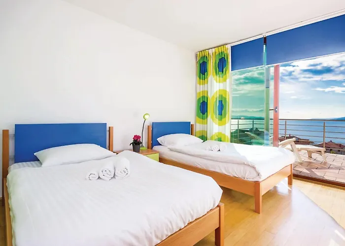 Gorgeous In With Kitchen