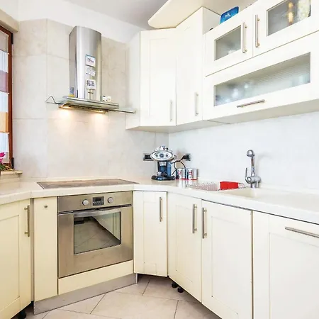Ferienhaus Gorgeous In With Kitchen